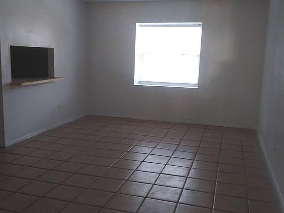 4th image of 114 Pearl St APT 102