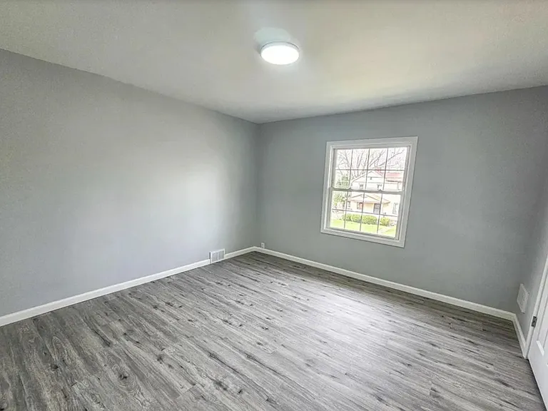 429 E Indianola Ave #2 — Photo 15