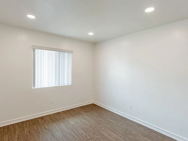 462 Davidson St — Photo 6
