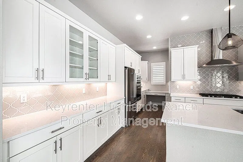 4 bed, 5.0 bath, 4100 sqft, $6,295 — Photo 4