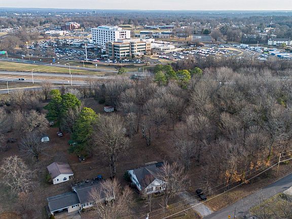 3rd image of 130 Nolan Dr