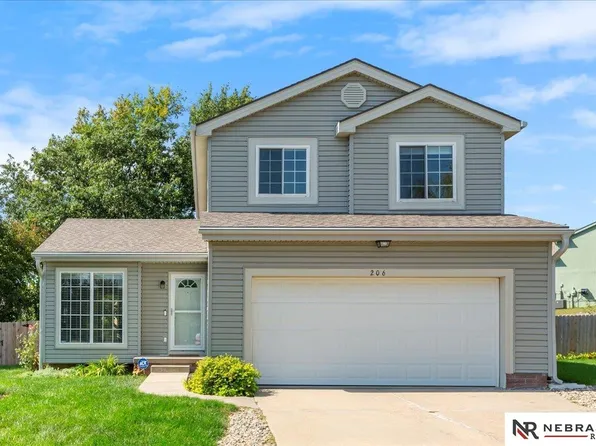 206 Sumter Cir, Papillion, NE 68133