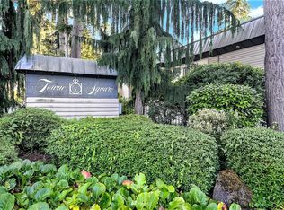 10211 NE 16th Pl APT R2, Bellevue, WA 98004
