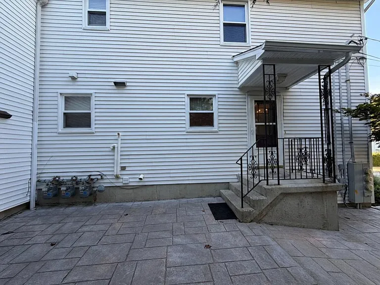 50 Lincoln Ave #1-A — Photo 6