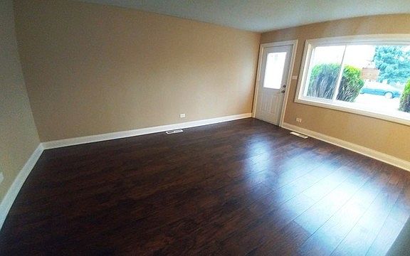 2nd image of 1319 Balmoral Ave