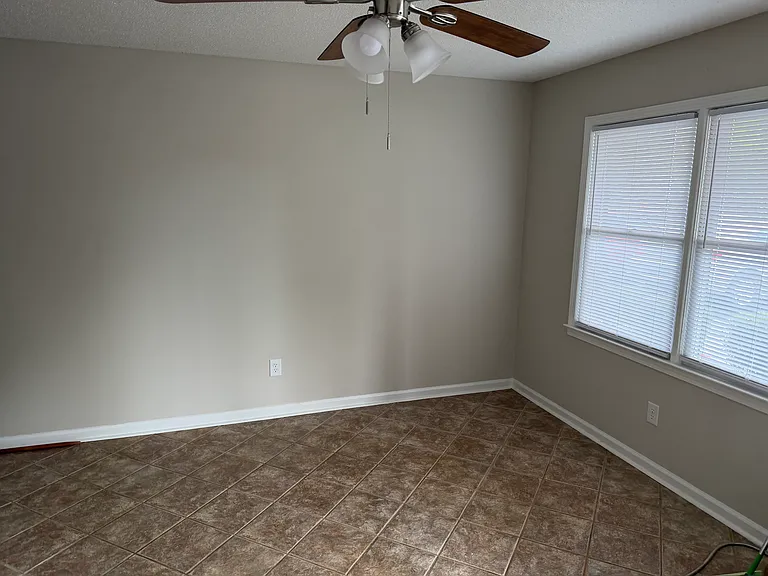 1810 Greens Blvd #5 — Photo 3