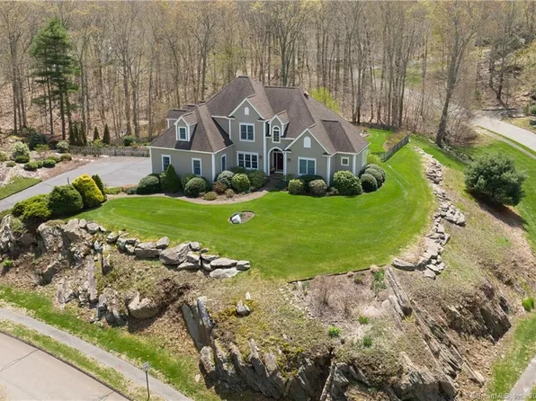 1 Whittemore Place, Westbrook, CT 06498