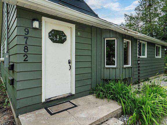 2nd image of 9782 Beachwood Rd