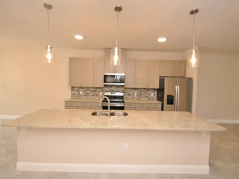 226 Coral Reef Ct N #B — Photo 7