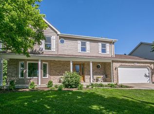 300 Millington Ln, Aurora, IL
