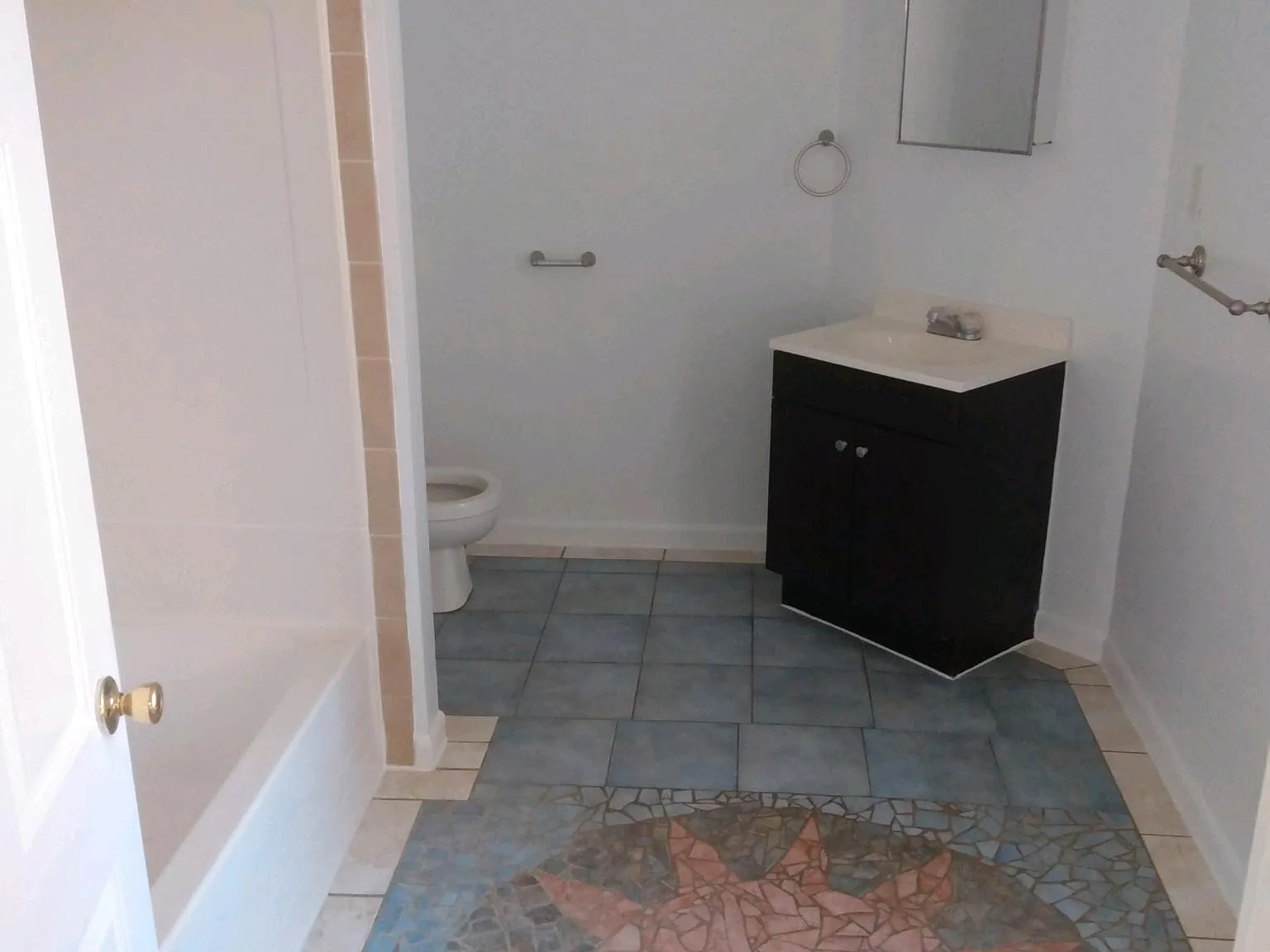 3 bed, $1,200 — Photo 4