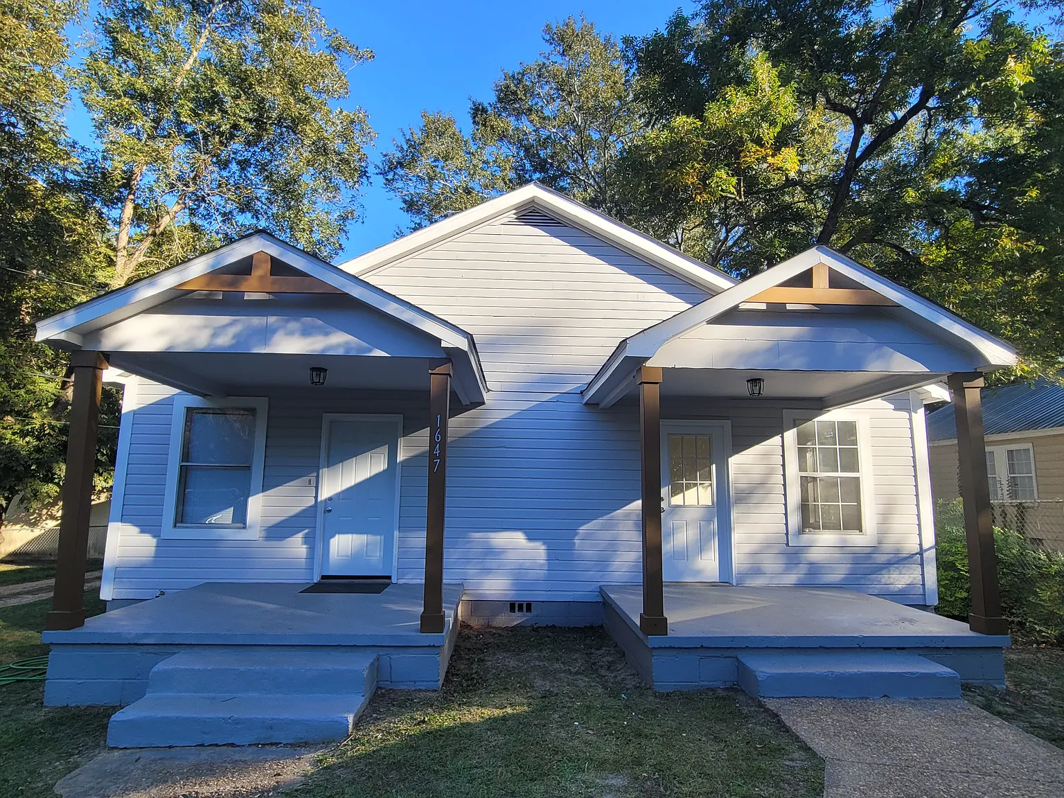 1647 S Saint Andrews St — Photo 1