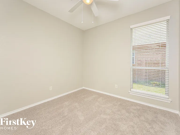 10649 Fossil Hill Dr — Photo 13