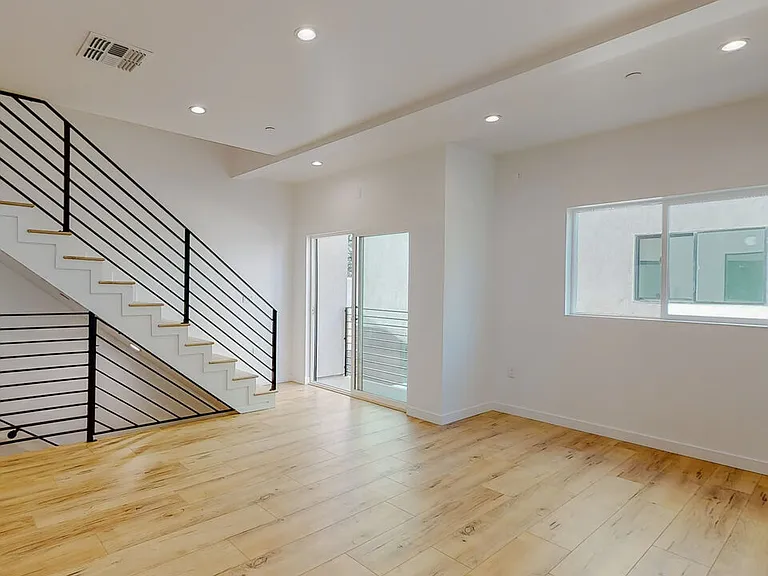 16012 Cantlay St #A — Photo 2