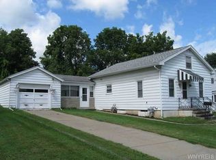11 Walnut St, Mount Morris, NY 14510
