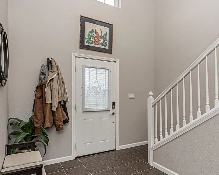 601 Seitz Ct — Photo 3