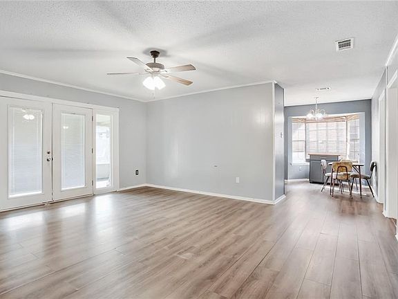 5th image of 813 Lamar Ave