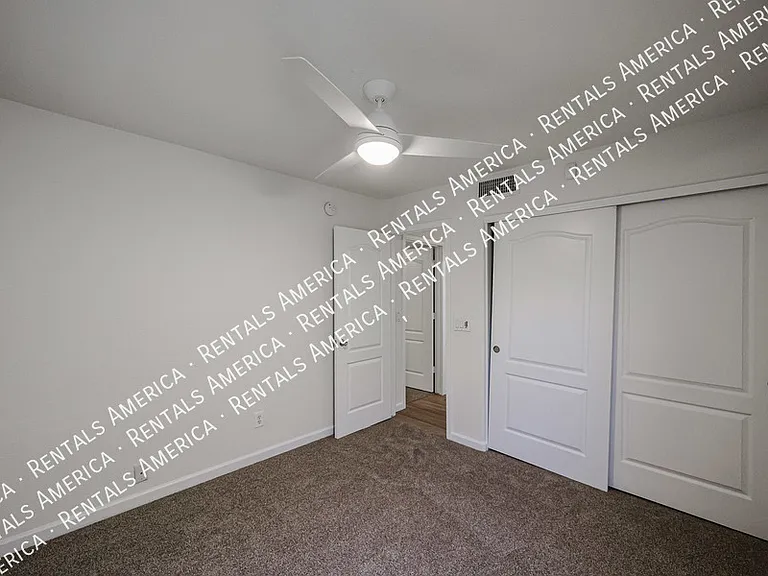 2276 S Bahama Dr — Photo 26