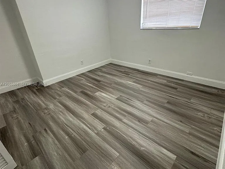 2435 Van Buren St #2B — Photo 15