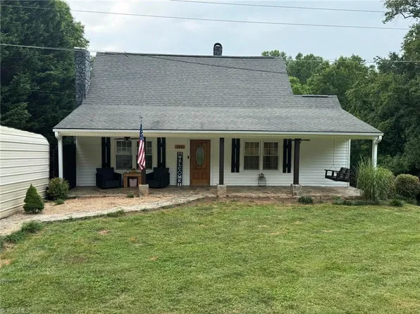 244 Glass Rd, Mount Airy, NC 27030
