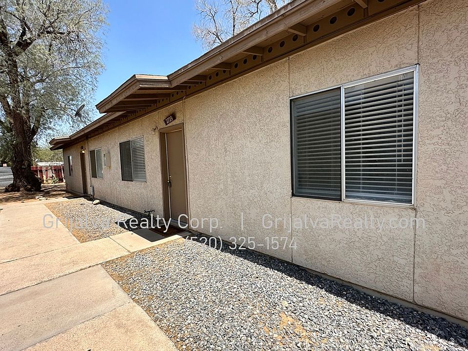 1st image of 2709 N Fair Oaks Ave #2729
