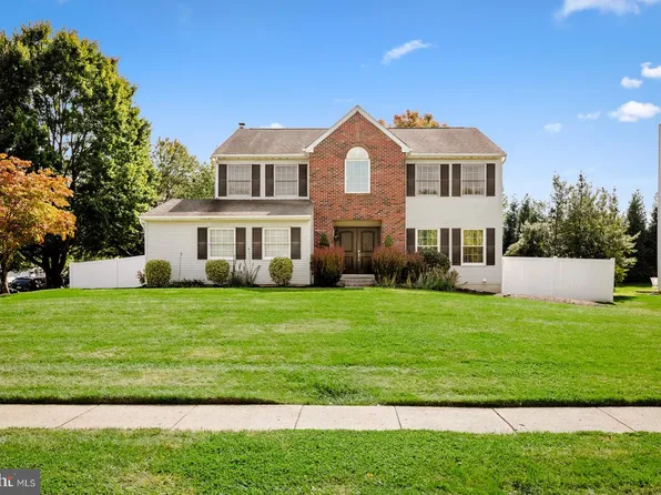 1389 Fountain Rd, Newtown, PA 18940