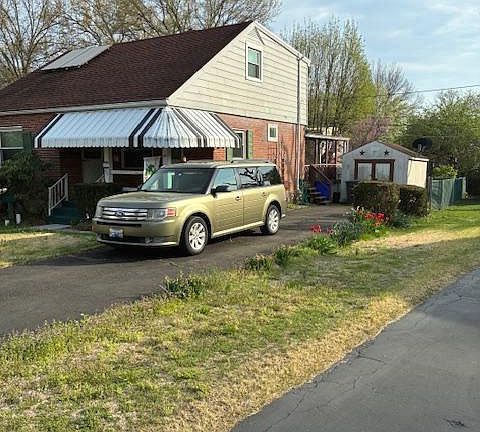 2nd image of 971 Park Dr
