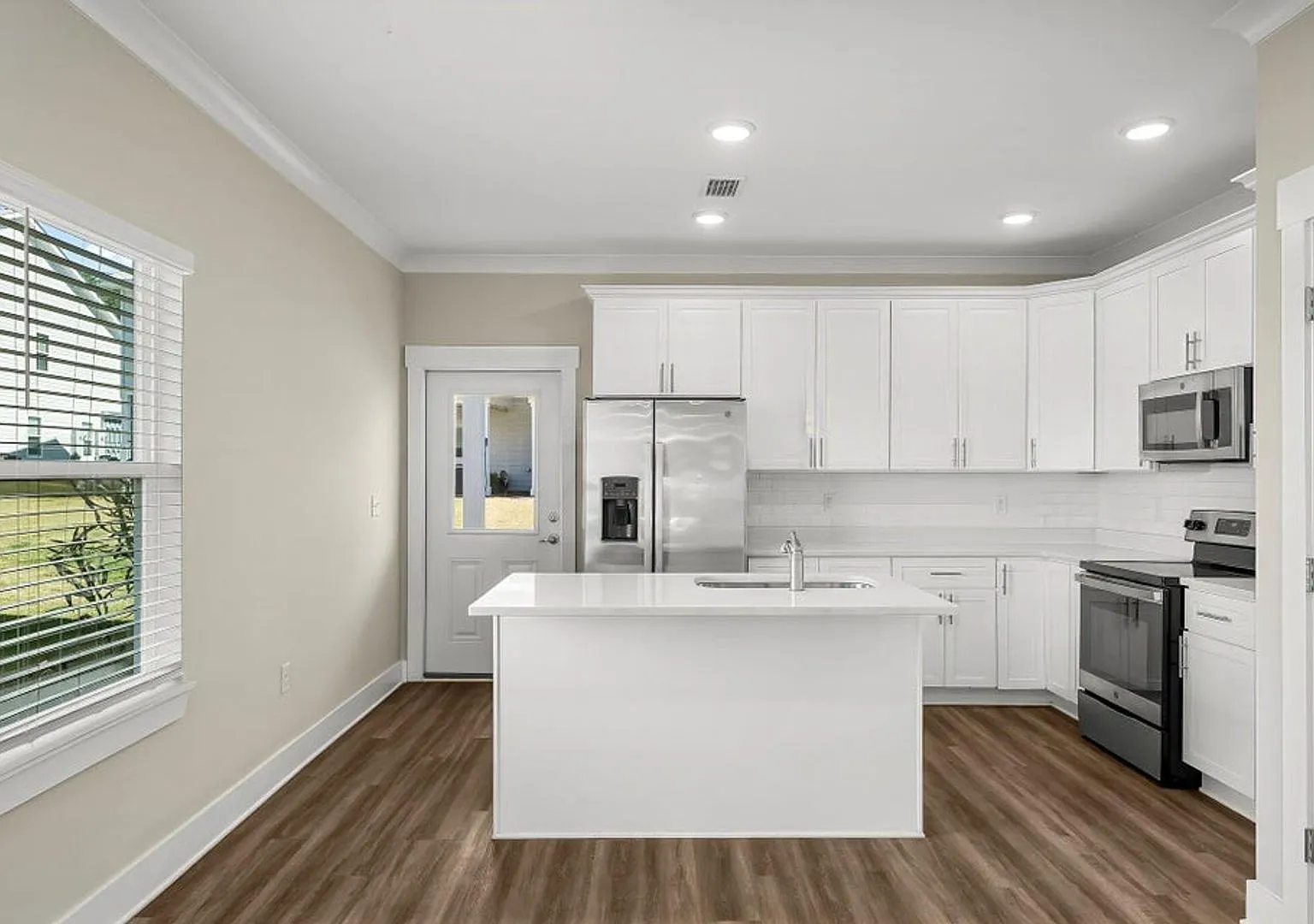 Sand Palm Rd N 356 - Horizon — Photo 3