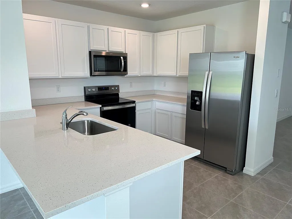 3 bed, 2.0 bath, 1516 sqft, $2,400 — Photo 4