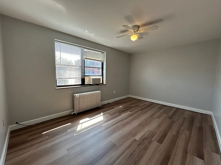 Royal Gardens Apartments — Photo 84