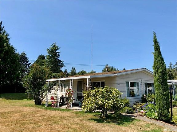 2nd image of 1521 Alonda Ln NE