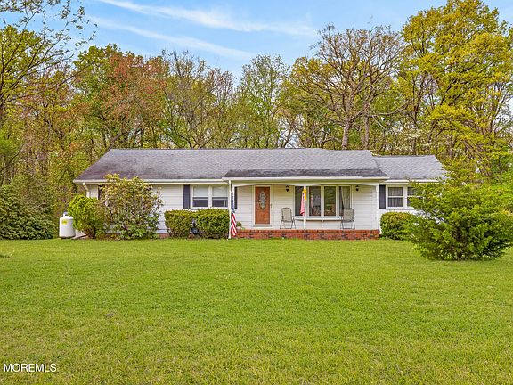 3rd image of 398 Lakewood Road