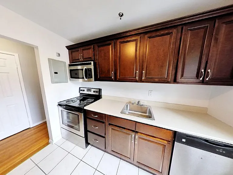 6059 Shirley St #12 — Photo 11