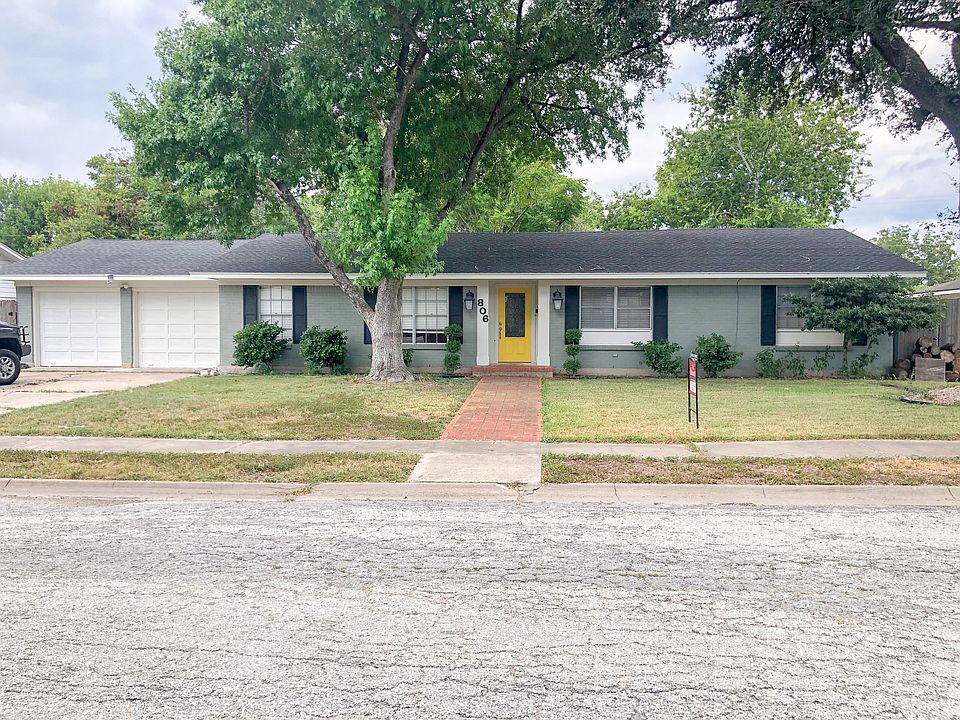 1st image of 806 Gardenia Ln