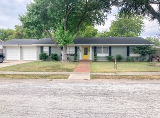 806 Gardenia Ln, Victoria, TX 77904