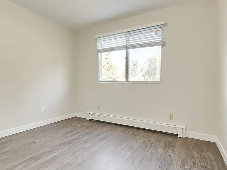 5905 47a Ave #15 — Photo 12
