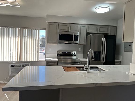 3rd image of 5931 Cloverly Ave APT L