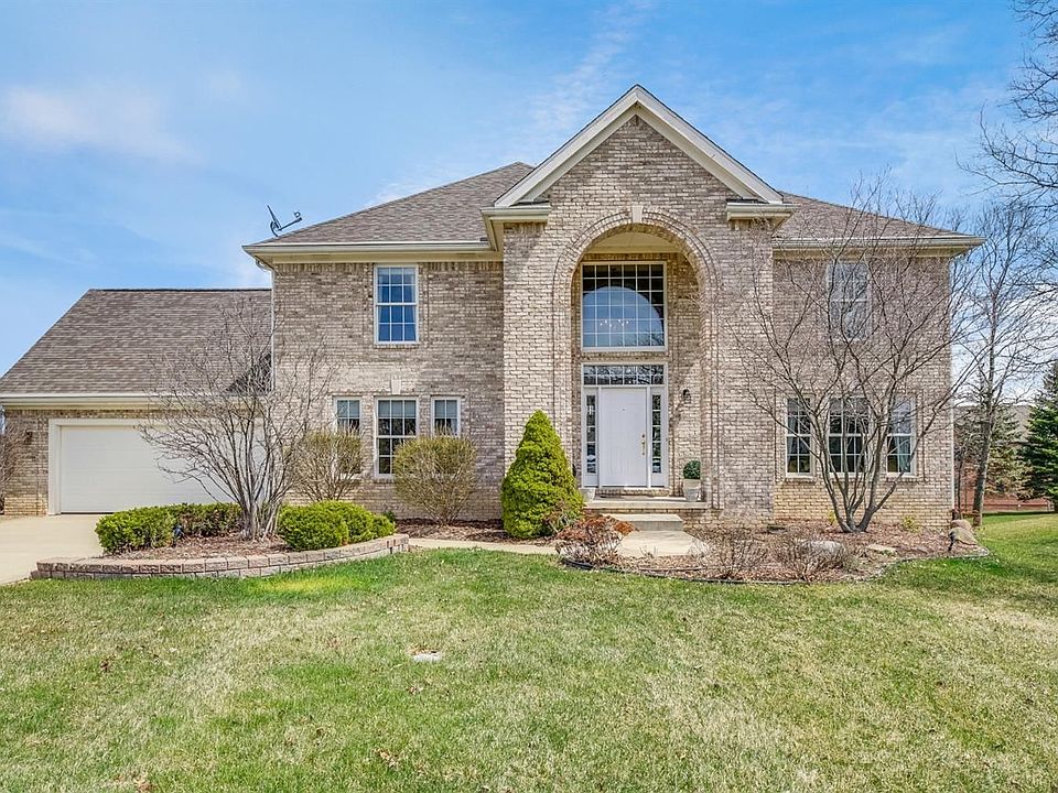 1st image of 332 Pembroke Dr