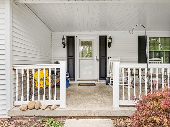 5th image of 304 Carmell Dr