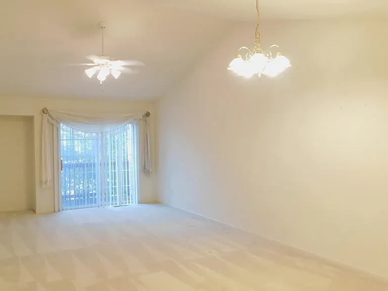 4717 Kelvington Dr — Photo 11