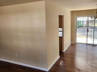 13 Glover Ln, Willingboro, NJ 08046