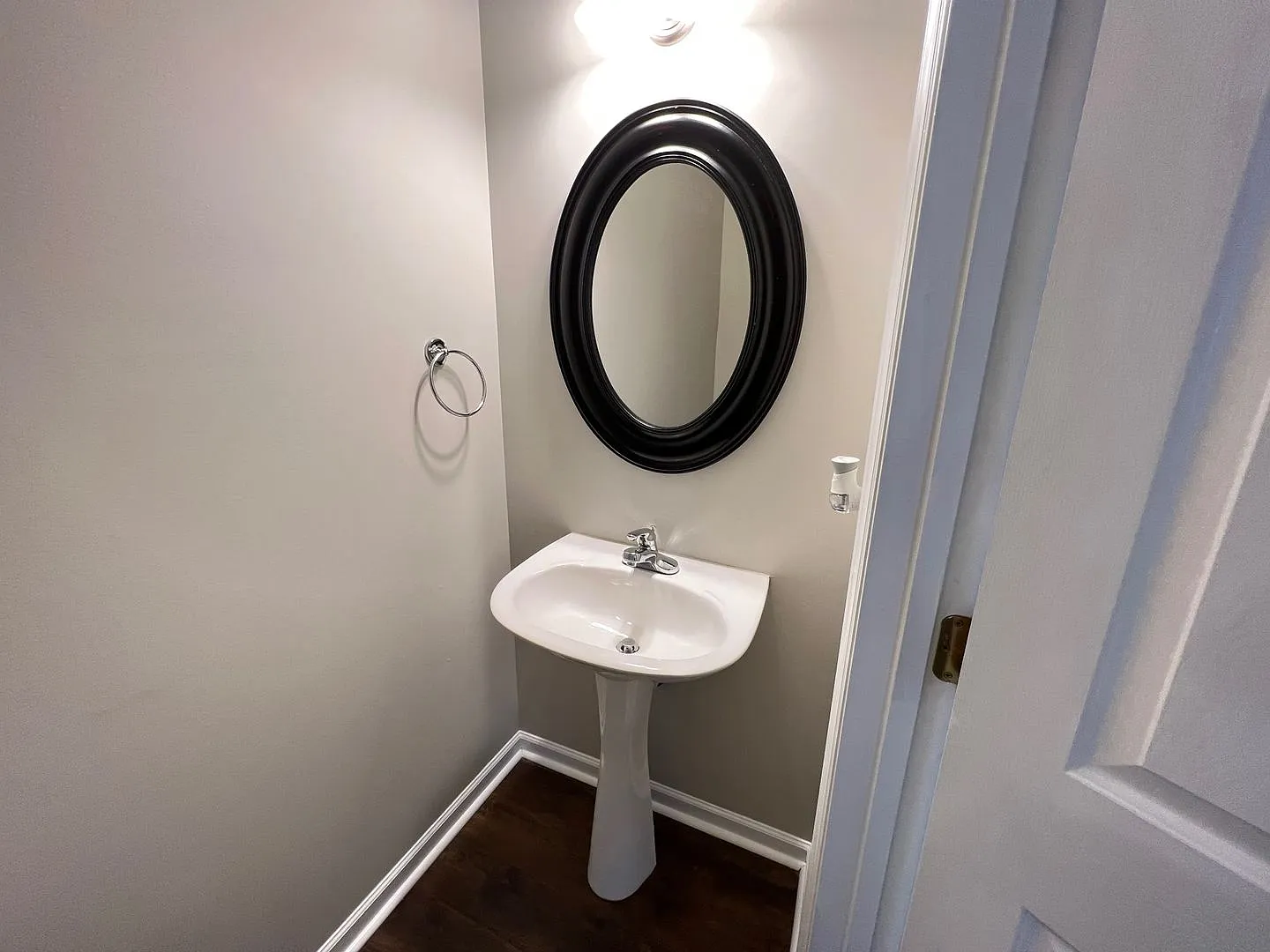 Room in 3 Bedroom Home at Governors Dr — Photo 4