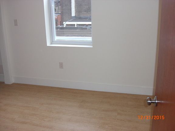 5th image of 2737 W Girard Ave #10938709