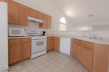 4th image of 2204 Mountain Glow Ave