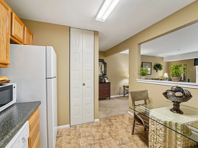 Country Meadows Apartments — Photo 25