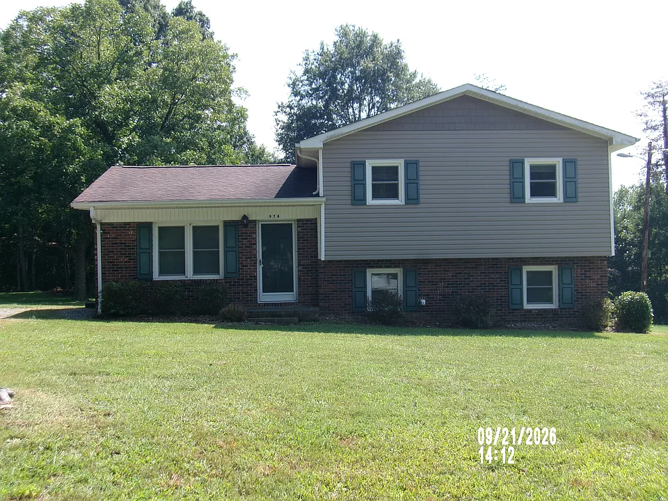 974 Village Cir