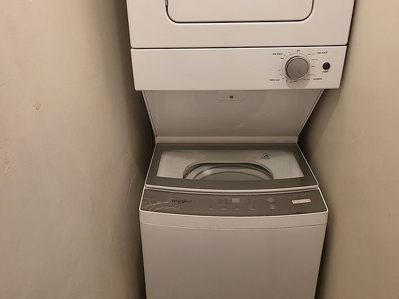 2nd image of 1413 N Harrison St APT 1
