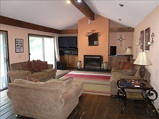 1st image of 103 Amherst Dr