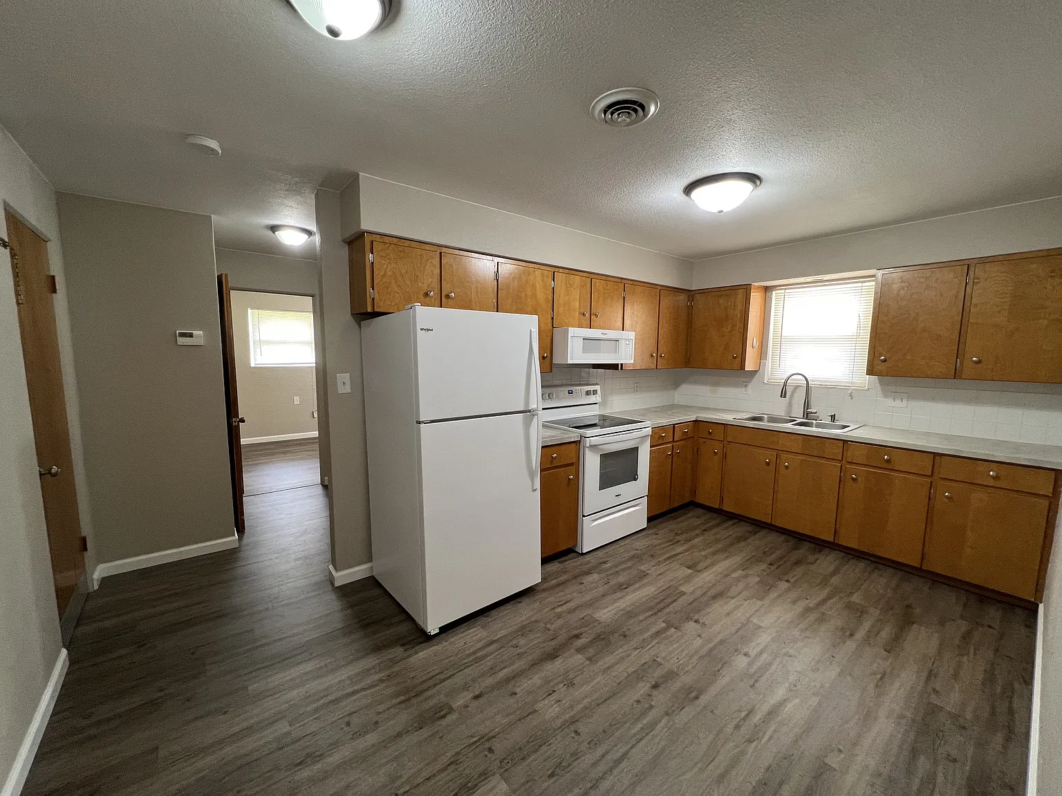 1 bed, 700 sqft, $900 — Photo 4