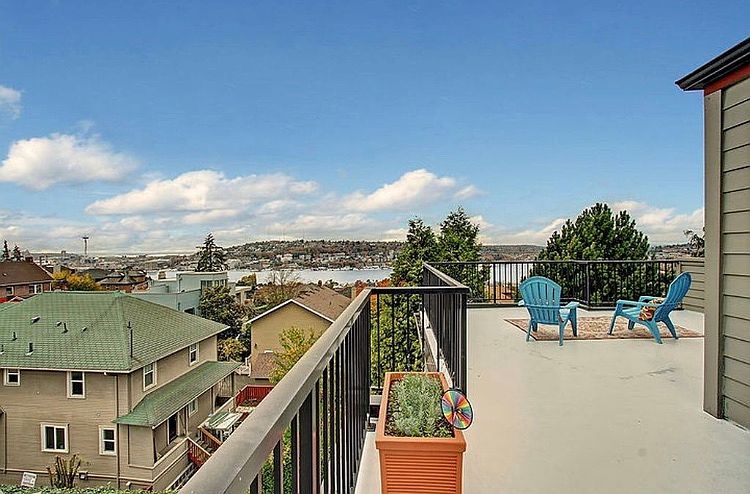 1st image of 2315A 10th Ave E